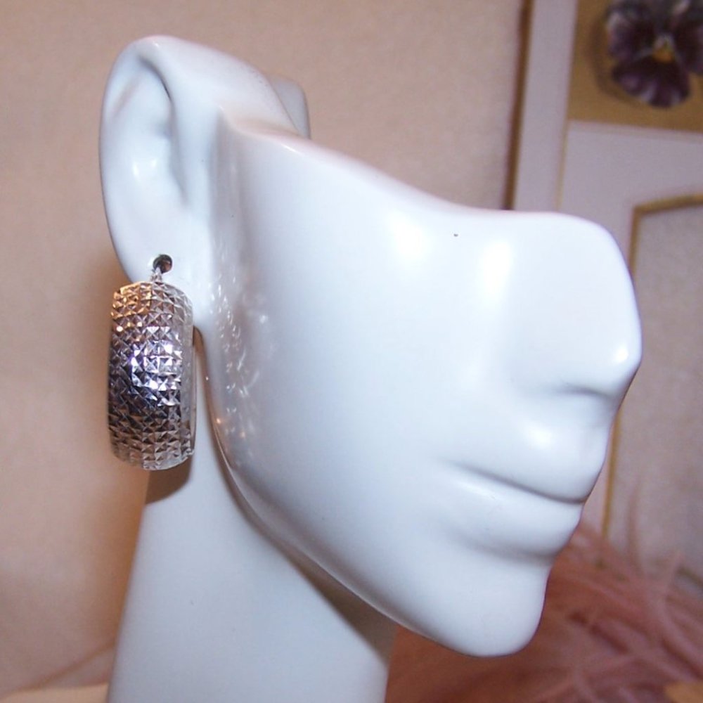 Sterling Silver Textured 1" Hoop Earrings - Made in Thailand